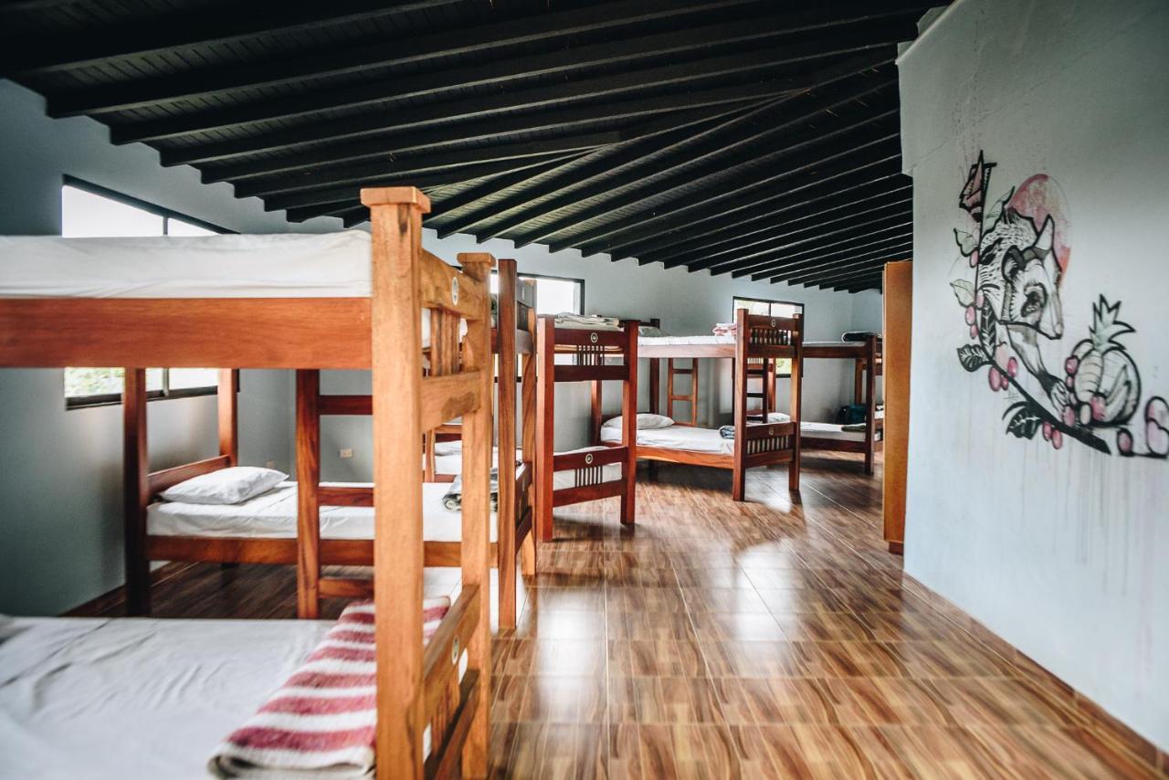 Happy Buddha Hostel & Lodge Guatape Ngoại thất bức ảnh