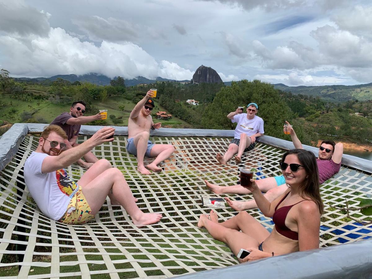 Happy Buddha Hostel & Lodge Guatape Ngoại thất bức ảnh