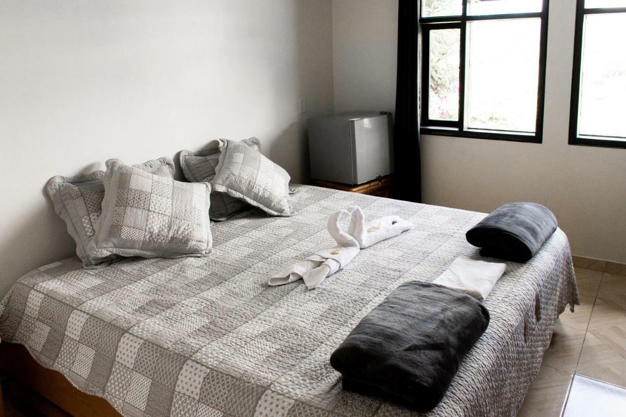 Happy Buddha Hostel & Lodge Guatape Ngoại thất bức ảnh