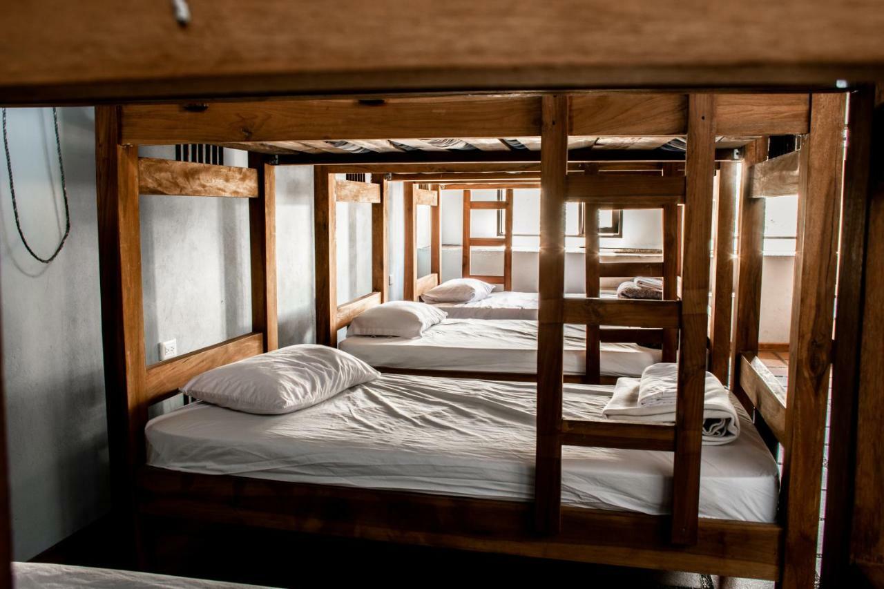 Happy Buddha Hostel & Lodge Guatape Ngoại thất bức ảnh