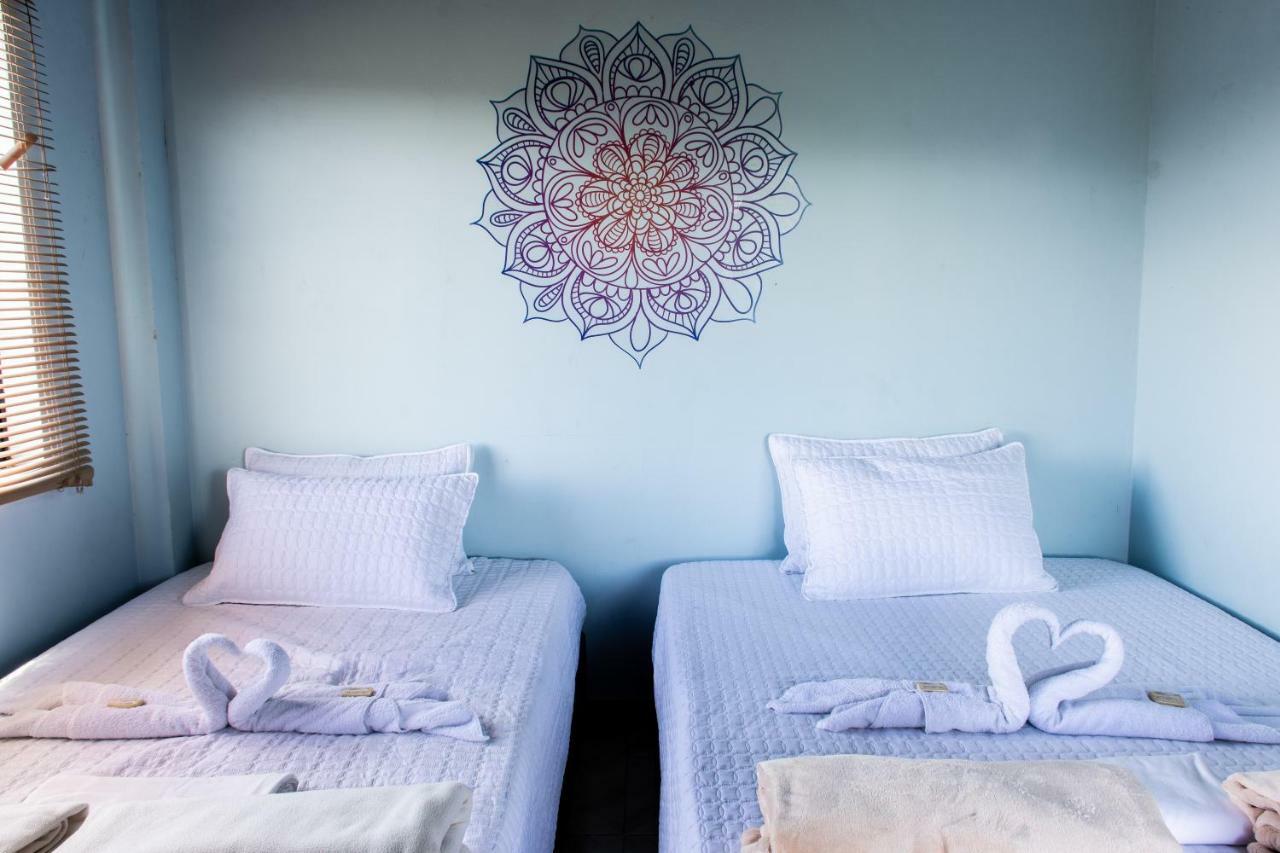 Happy Buddha Hostel & Lodge Guatape Ngoại thất bức ảnh